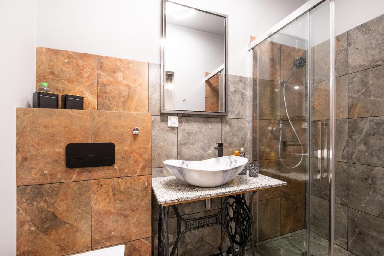Stylowe Studio Krzemieniecka, Metro Slodowiec, Free Parking By Cosmo Spirit Варшава Экстерьер фото
