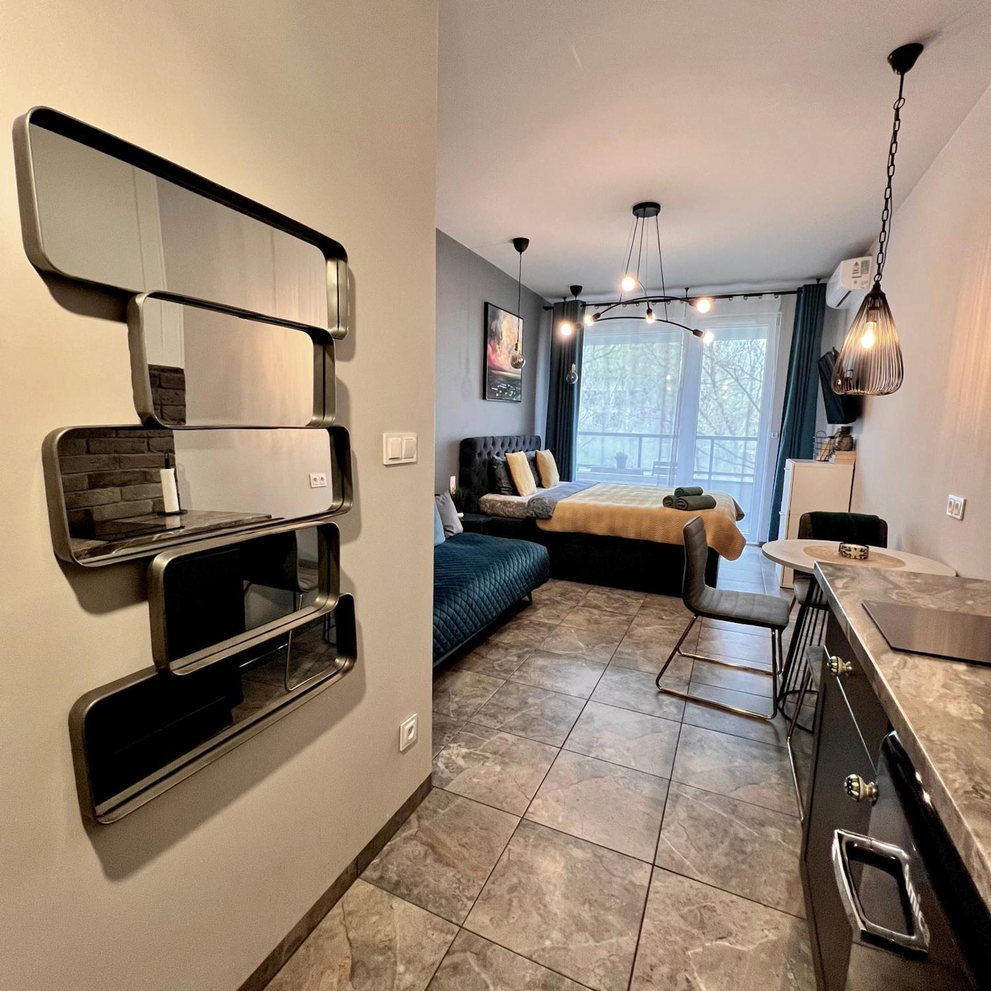 Stylowe Studio Krzemieniecka, Metro Slodowiec, Free Parking By Cosmo Spirit Варшава Экстерьер фото